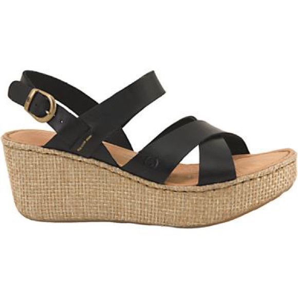 ♥️Born♥️NWT♥️ black size 11 sandals - Picture 2 of 4